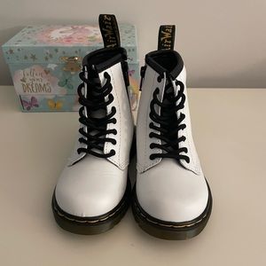 Brand new/perfect condition. Never worn